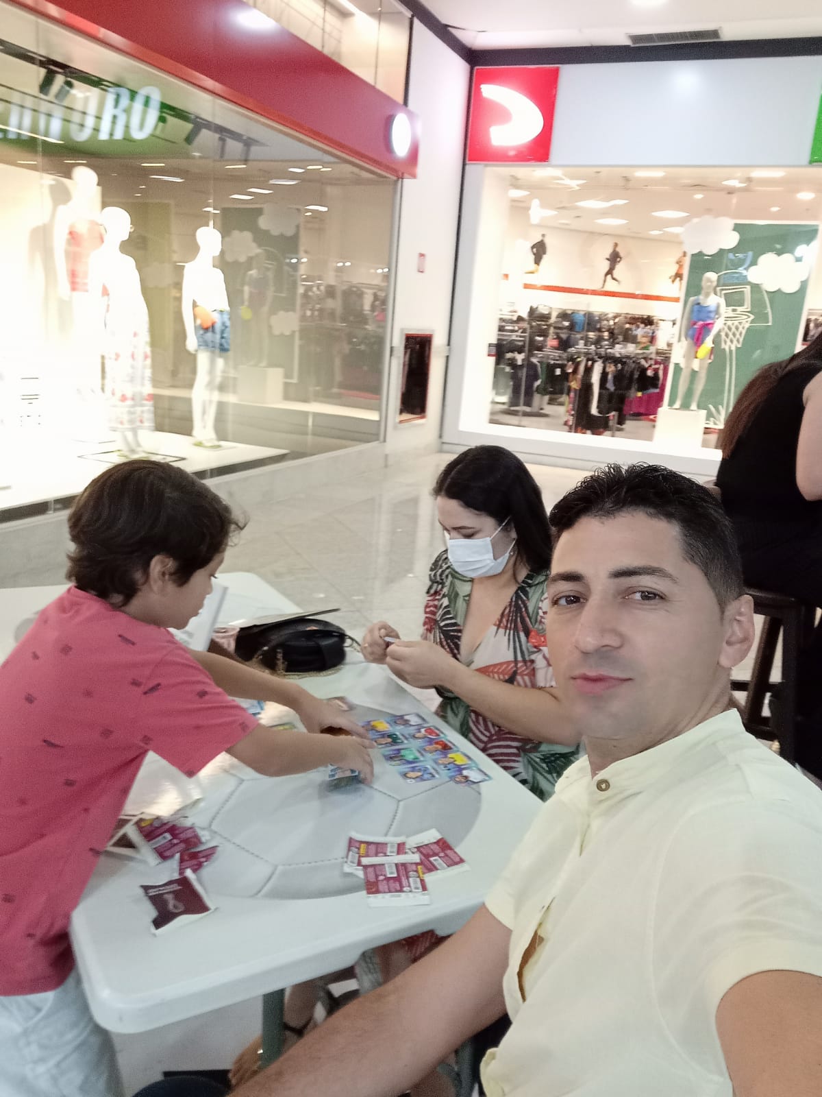 Família no shopping